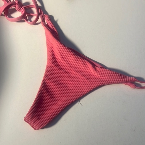 Frankies Bikinis Ribbed bikini bottoms NWOT - Picture 1 of 3